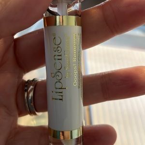 Ooops remover LipSense